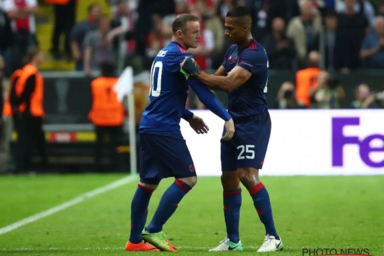 Prolongation d'un cadre à Manchester United