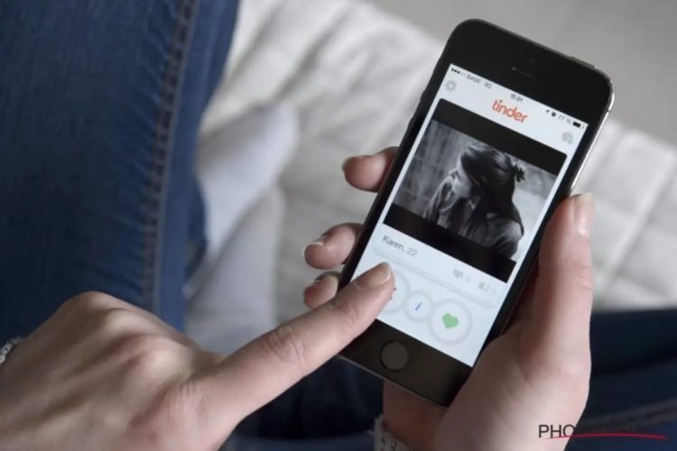 Incroyable : un club vire son joueur... parce qu'il est sur un site de rencontres !