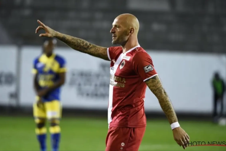 ? Des oeufs et de la farine, les Anversois célèbrent, à leur manière, l'anniversaire de Jelle Van Damme