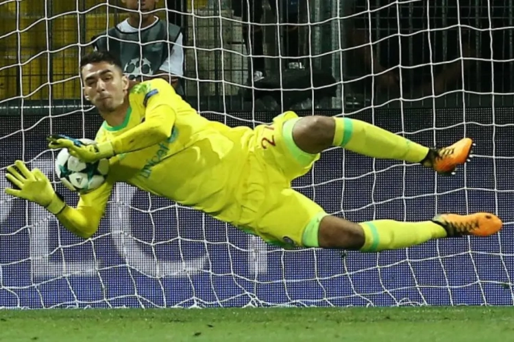 Un gardien grec au Club de Bruges? 