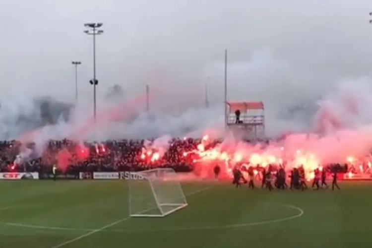Ajax - Anderlecht : le match pourrait avoir lieu sans supporters Mauves