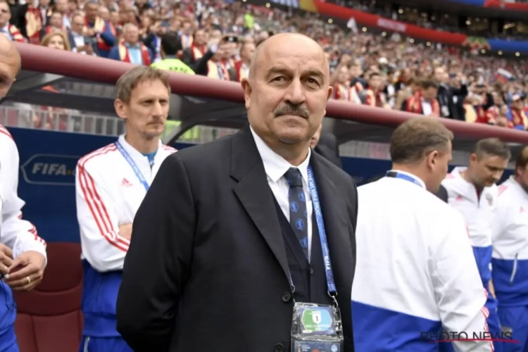 Incroyable! L'entraîneur de la Russie reçoit un appel particulier en conférence de presse et doit quitter la salle pour répondre