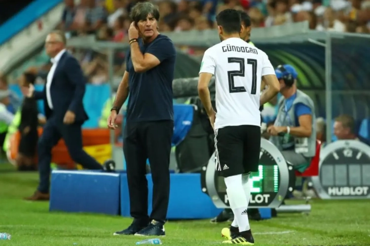 Le sélectionneur de l'Allemagne Joachim Löw s'apprête à égaler un record