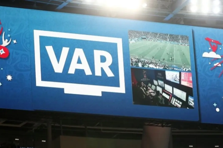 Officiel : le VAR débarque en Ligue des Champions!