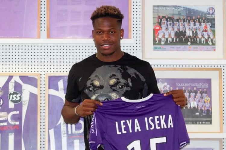 Les deux options pour le futur d'Aaron Leya Iseka