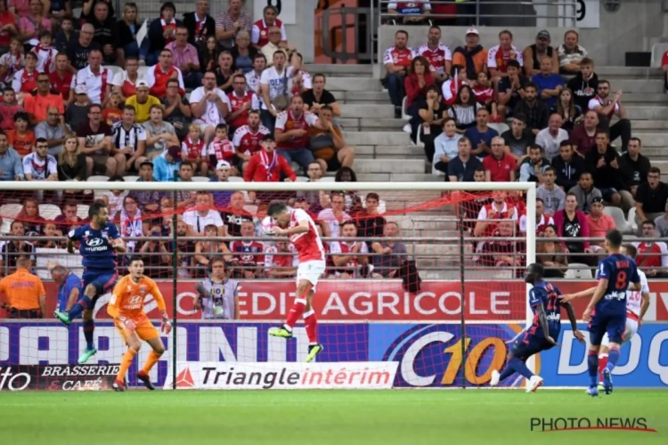 Sur son troisième maillot ce club rend hommage... au Real Madrid
