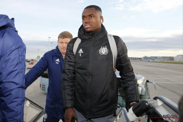 Coucke octroie des vacances supplémentaires à un joueur, Vanhaezebrouck annule son entraînement !