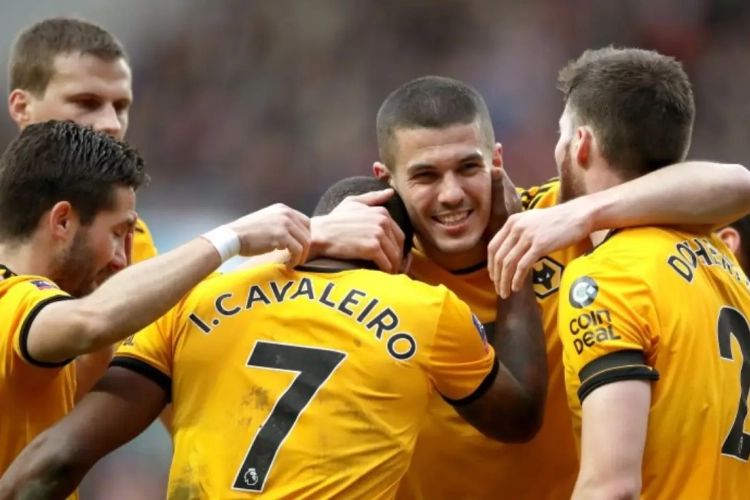 Officiel : Un défenseur de l'OL signe à Wolverhampton