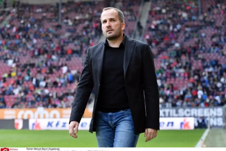 Officiel !  Augsbourg met à la porte trois personnes et en engage une autre