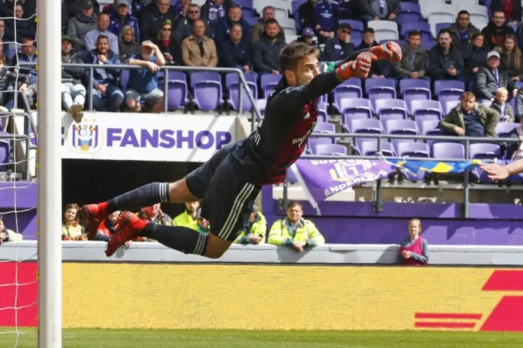 Un ancien... gardien d'Anderlecht transforme le penalty qui ramène Willem II en Eredivisie