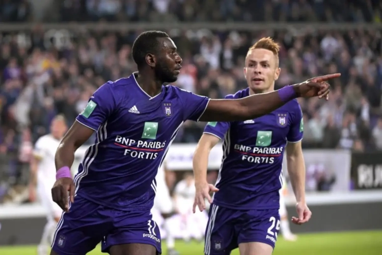 Yannick Bolasie décisif en pointe avec son nouveau club