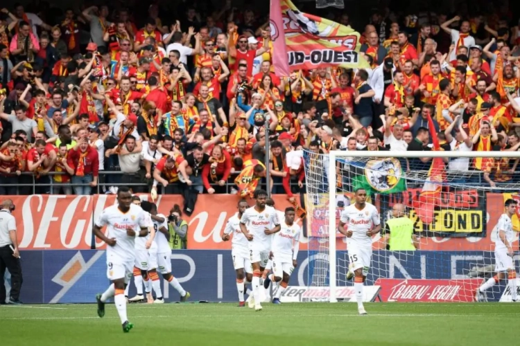 Un défenseur du RC Lens pisté par le Standard ?