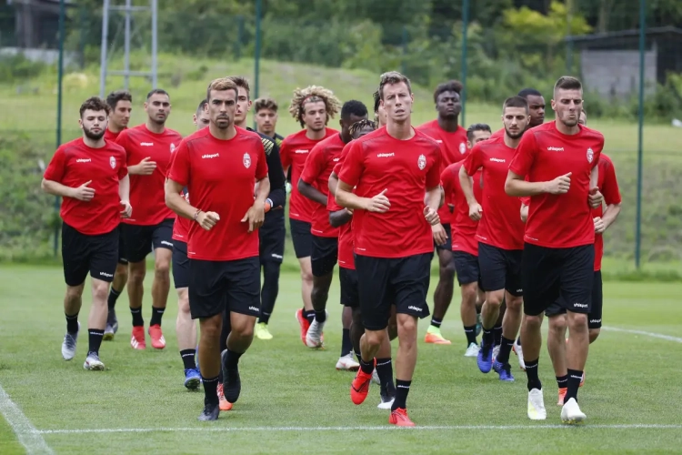 Mouscron termine son stage en beauté