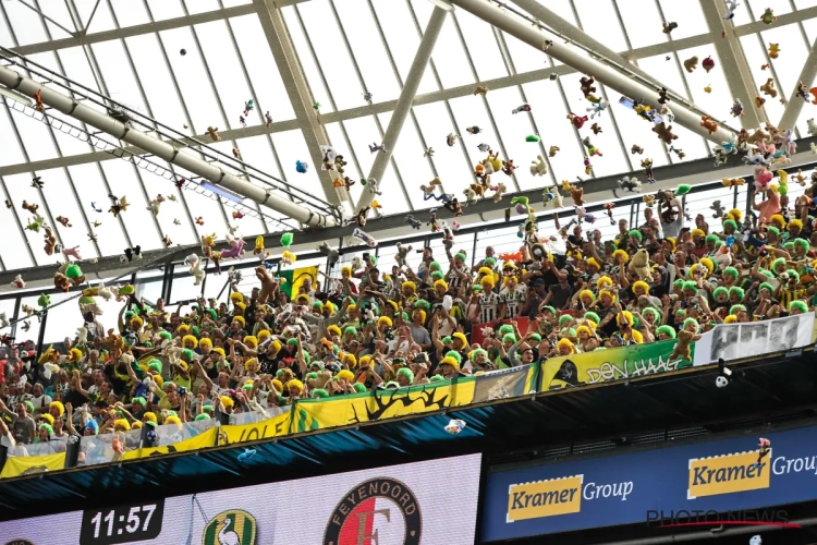 📷 Enervés, des supporters hollandais débarquent en masse à l'entraînement pour expliquer une nouvelle tactique