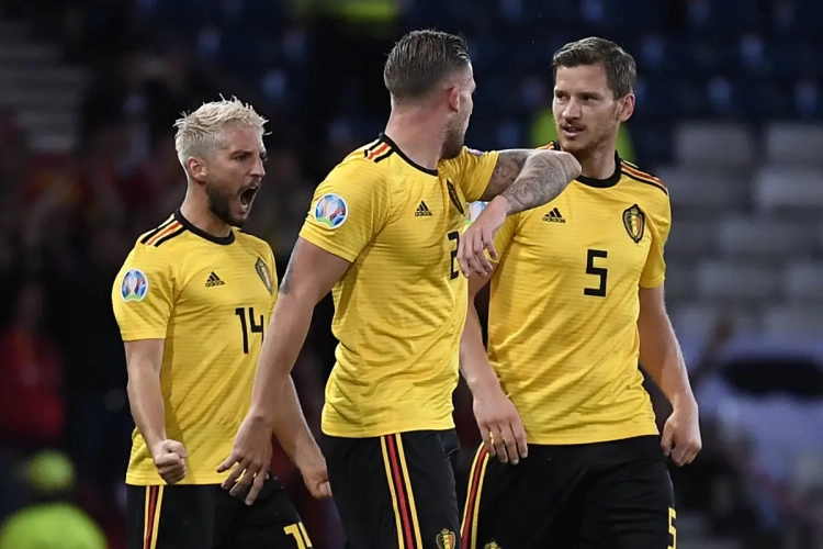 Voici le onze type des joueurs en fin de contrat : Trois Diables Rouges en font partie