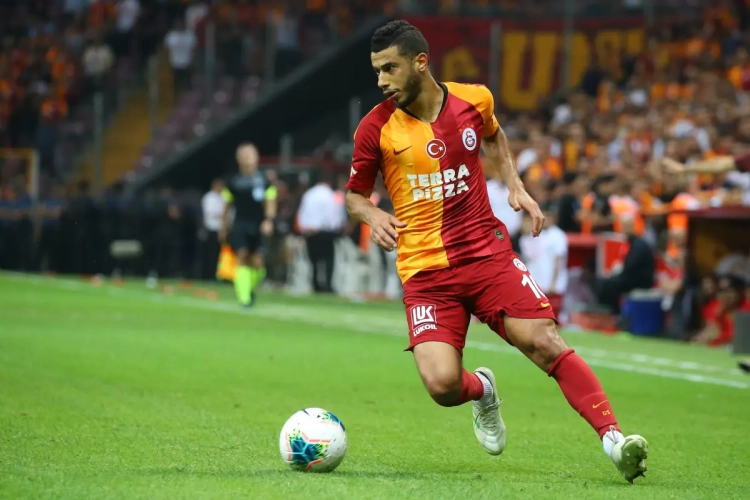 🎥 C'est la guerre entre le public de Galatasaray et un de ses joueurs