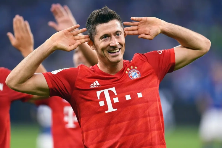 🎥 Lewandowski a atteint le cap des 200 buts pour le Bayern : ses plus beaux buts et son plus grand exploit