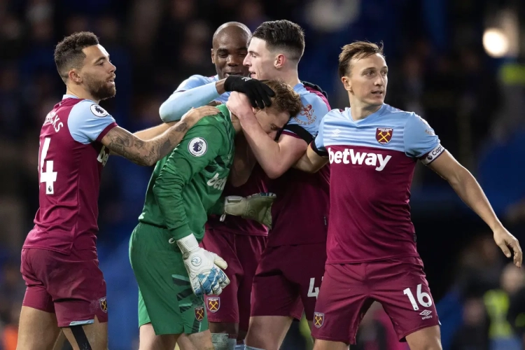 🎥 Superbes images : il bat Chelsea et garde le zéro à 33 ans, pour son ... premier match de Premier League !