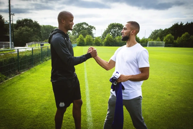 Kemar Roofe et sa relation avec Vincent Kompany: "C'est un héros national"