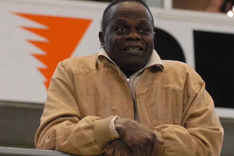 David Mukuna, petit-fils de la légende de Gand Léon Mokuna, signe au Beerschot