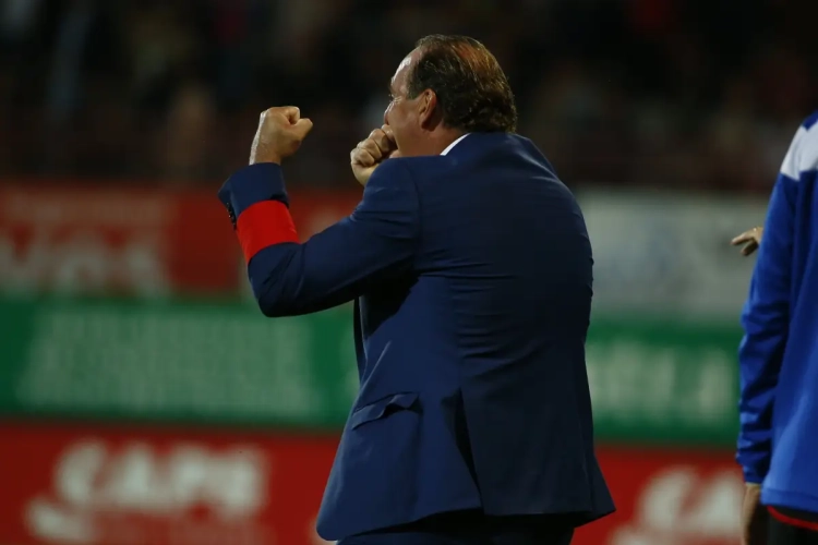 Yves Vanderhaeghe aux anges après la victoire face au Standard: "Un joli cadeau pour mon 50e anniversaire"