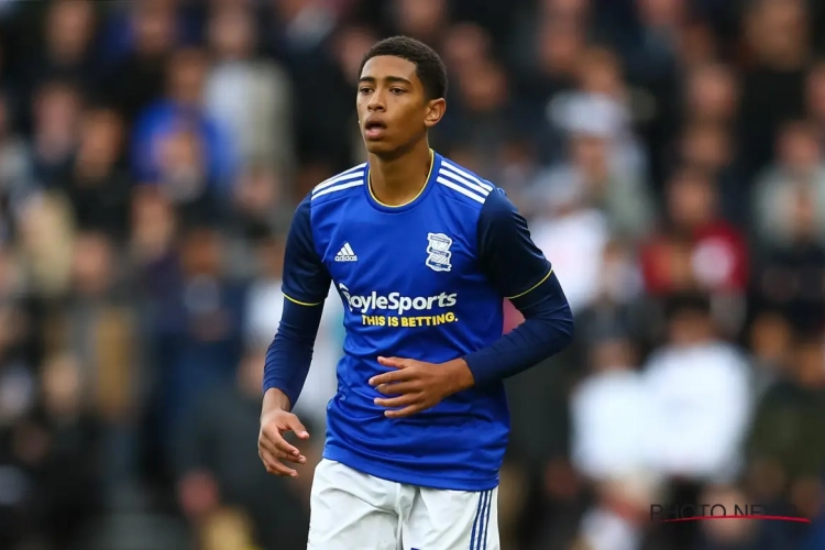 Le jeune médian anglais qui a quatre grands d'Europe à ses trousses 