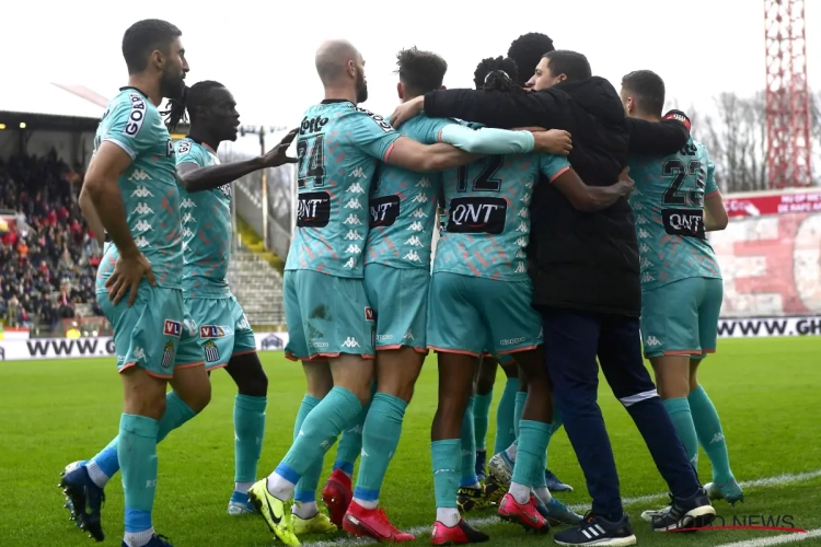 Penaltys manqués, VAR et suspense : un choc animé entre l'Antwerp et Charleroi !