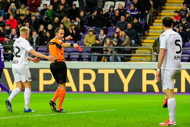 La Premier League et la Pro League parmi les championnats les moins 'agressifs du monde'