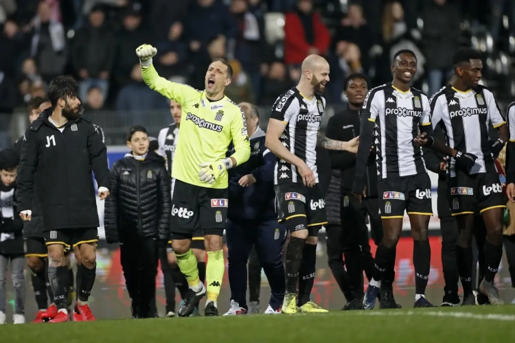 Un Charleroi impérial inflige à La Gantoise sa première défaite à domicile de la saison