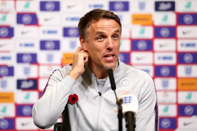 Officiel : Phil Neville rejoint une sélection nationale 