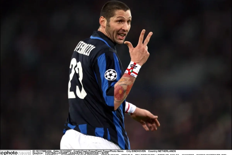 Quand Marco Materazzi raconte avoir mis "une bonne raclée" à Mario Balotelli 