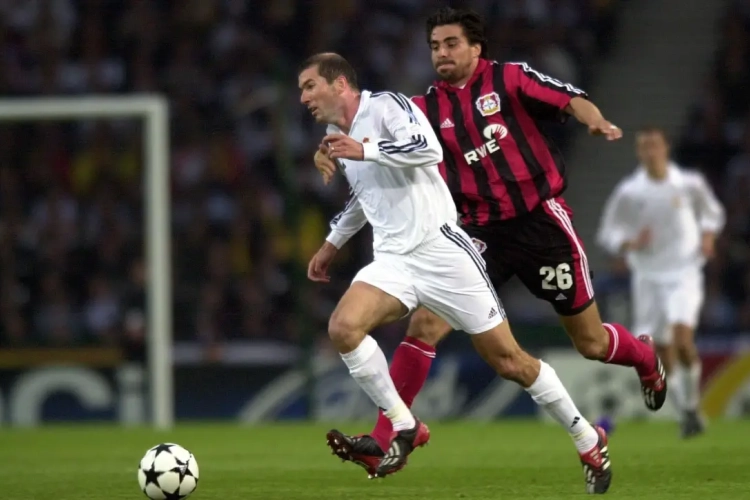 🎥 18 ans déjà pour ce but légendaire de Zizou 