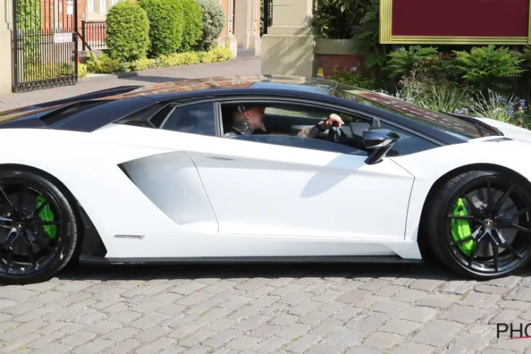 🎥 Eden Hazard arrive au volant d'un bolide au centre d'entraînement du Real Madrid