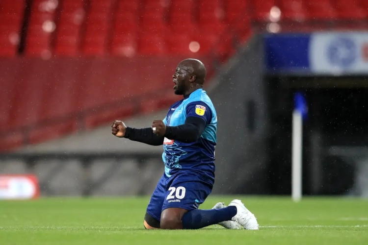 Adebayo Akinfenwa et Wycombe vont découvrir la Championship