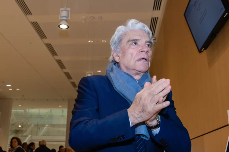 🎥 Marseille rend un dernier vibrant hommage à Bernard Tapie au Vélodrome