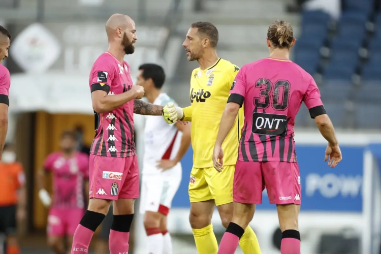 L'arrière-garde, au coeur de la réussite carolo 