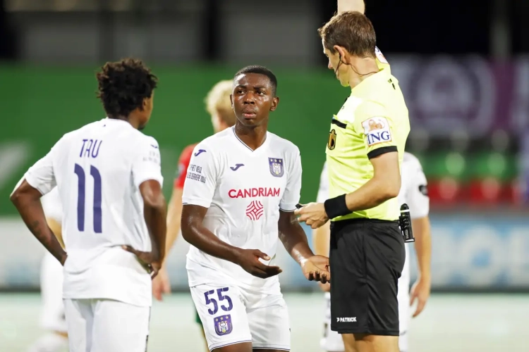 Penalty ou pas pour Ostende ? Le département arbitral analyse les phases du week-end