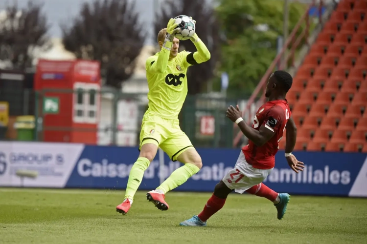 Arnaud Bodart ne veut plus du banc en Espoirs: "Je suis ambitieux, je veux toujours jouer"