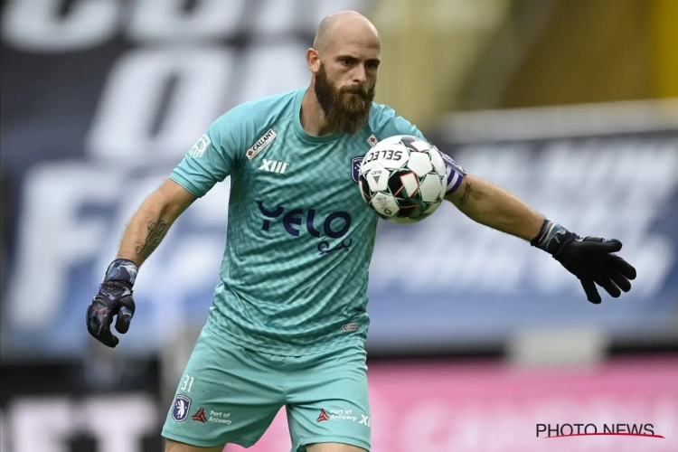 🎥 Le superbe double arrêt de Mike Vanhamel