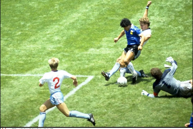 Gary Lineker se rappelle de "la main de Dieu" : "Fâché ? Sur l'arbitre plutôt que sur Diego ..."