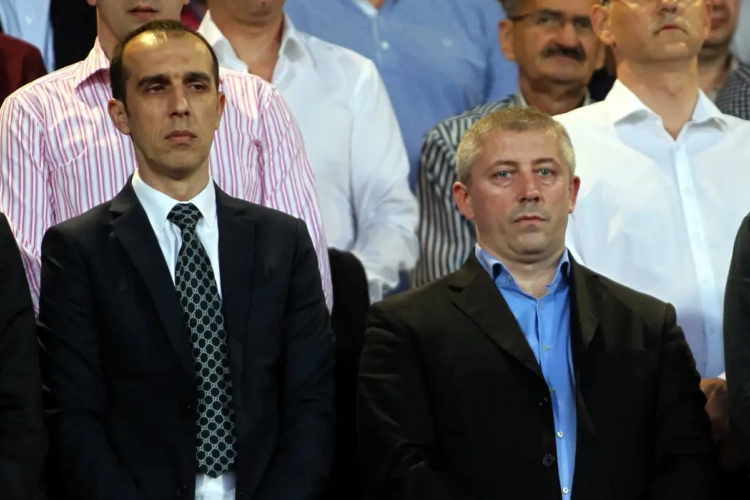 Sur fond d'allégations de liens avec le crime organisé, le président de la fédération serbe démissionne 