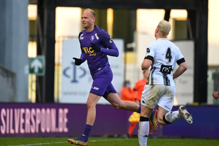 Raphael Hozhauser et deux penaltys assomment le Sporting de Charleroi