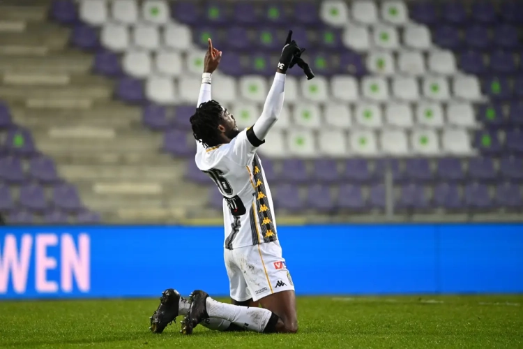 🎥 En images: le good bye de Charleroi à Shamar Nicholson