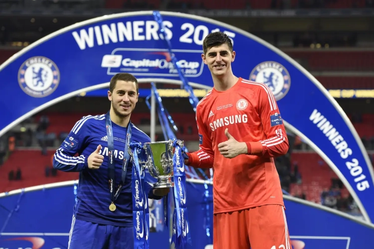 Eden Hazard et Thibaut Courtois titulaires à Stamford Bridge 