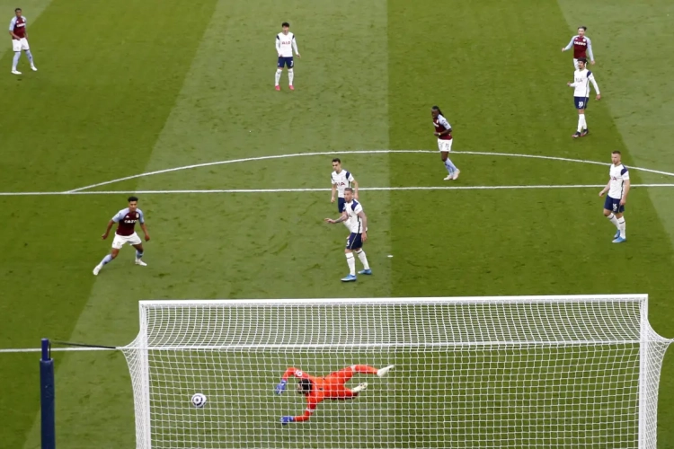 🎥 L'autobut gag de Sergio Reguilon avec les Spurs 