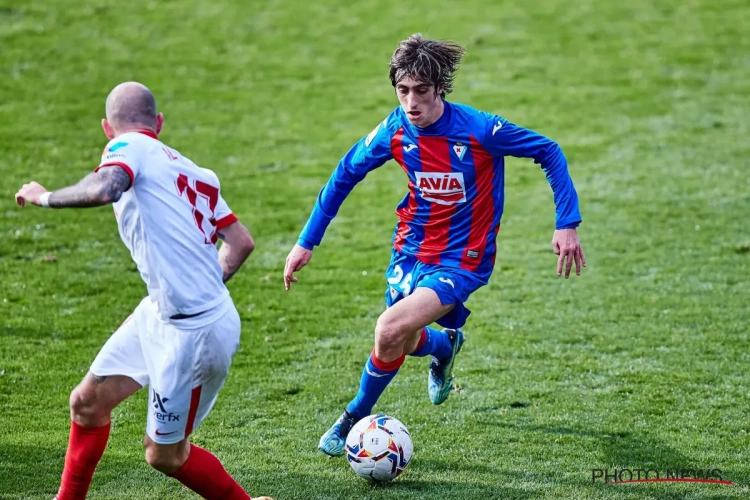 Tottenham et Séville s'échangent deux joueurs (officiel)