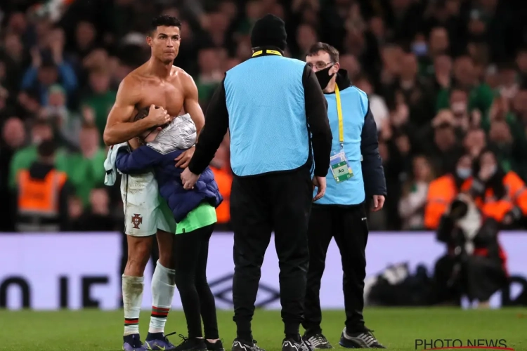 🎥 Quand Ronaldo offre son maillot à une petite fille irlandaise (au grand désarroi du gardien adverse)