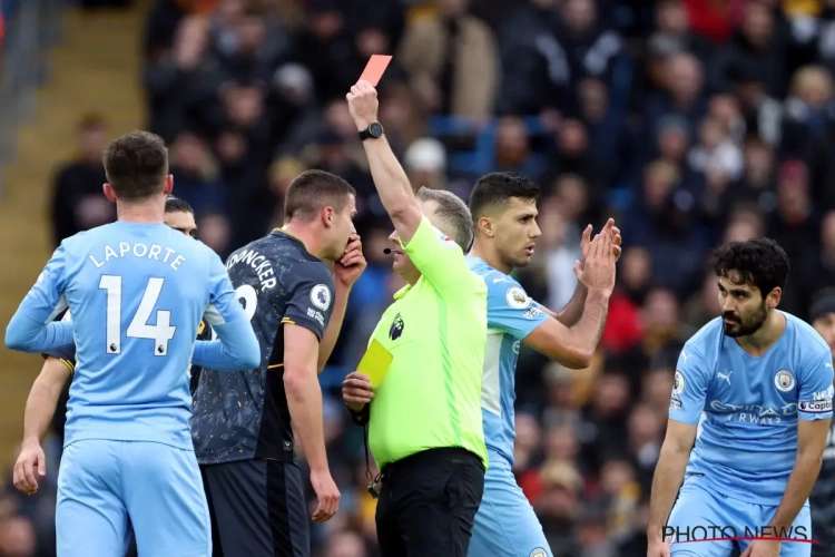 🎥 L'expulsion idiote de Raul Jimenez : deux jaunes en moins d'une minute !