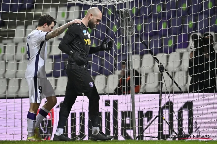 Suite à la déroute face à Anderlecht, Mike Vanhamel aurait perdu sa place