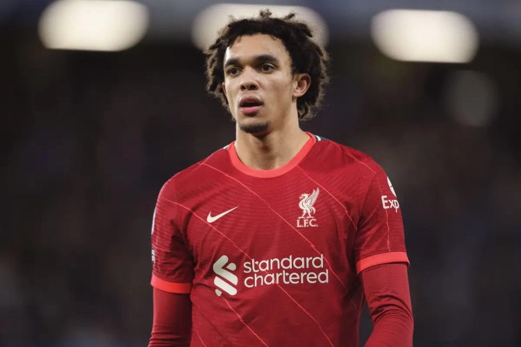 Alexander-Arnold positif au Covid-19